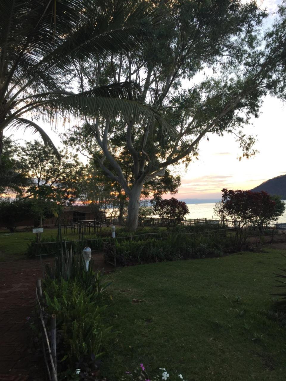 Cape Mac Lodge Cape Maclear Bagian luar foto
