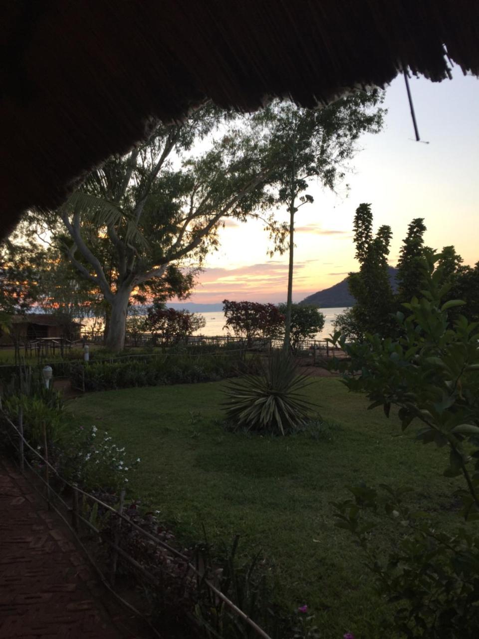 Cape Mac Lodge Cape Maclear Bagian luar foto