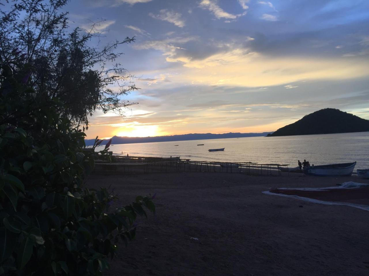 Cape Mac Lodge Cape Maclear Bagian luar foto