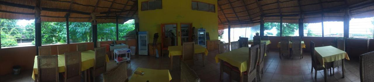 Cape Mac Lodge Cape Maclear Bagian luar foto